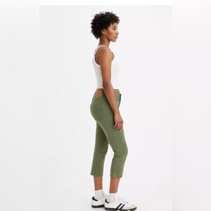 Olive Green Pants Levi’s 311 Shaping Skinny Capris Waist 26